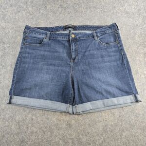 Liverpool Walking Jean Short Plus Size 22W Medium Wash Denim Stretch Cuffed